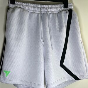 Men’s Adidas Trae Young Basketball Shorts size Large